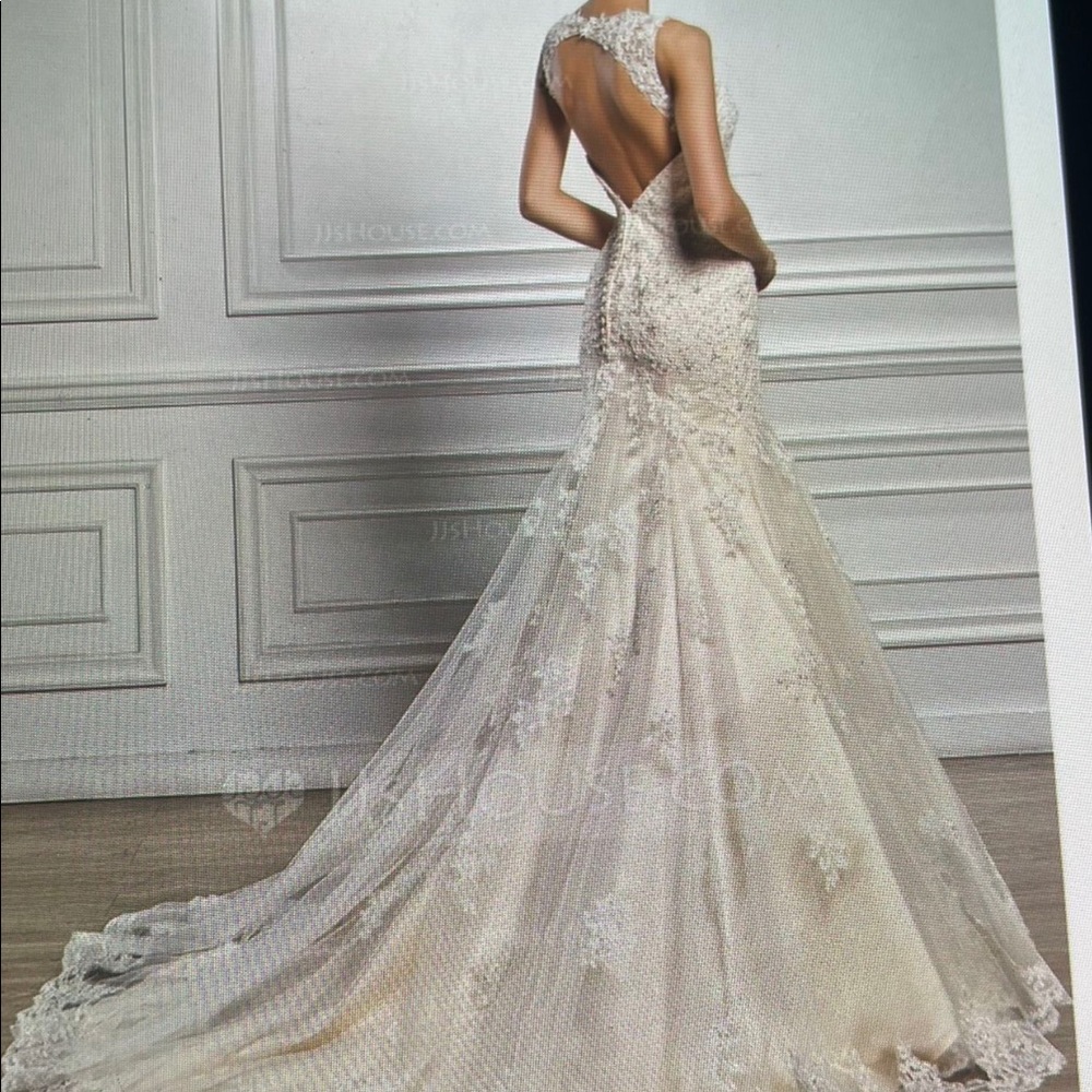 Trumpet/mermaid sweetheart court train tulle lace wedding dress/beaded sequins